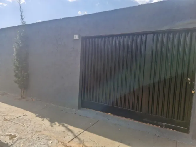 Alugo casa 850,00
