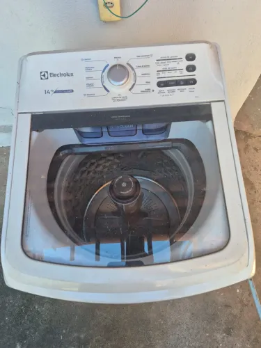 Máquina de lavar roupas Eletrolux