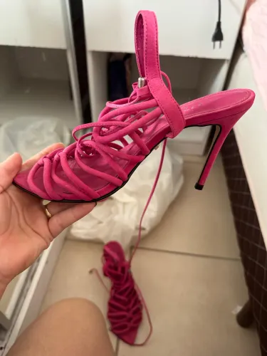 Vendo sandália Arezzo 