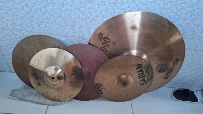 Pratos de bateria