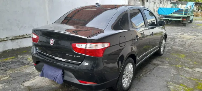 Fiat Grand Siena Essence 1.6 Flex 16V 2015