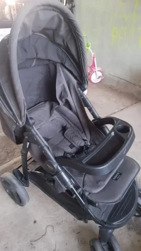 Carrinho de Bebê Cosco bem conservado