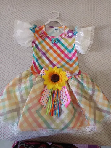 Vestidos de festa junina infantil, tamanho 6.