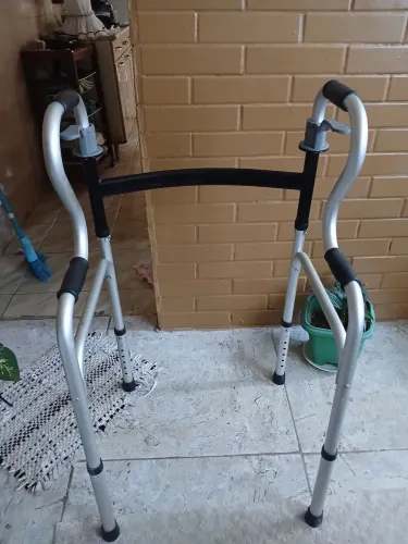 Apoio de vaso- aguenta até 130kg