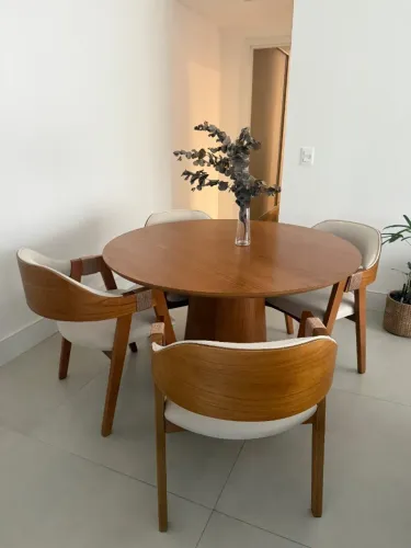 Mesa de Jantar Redonda 1,20m + 5 Cadeiras ? Estado Excelente ? R$ 5.600