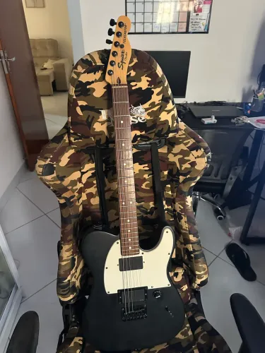 Guitarra squier jim root emg 81 + 60