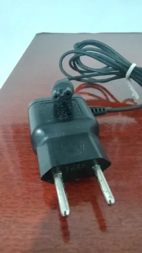 Carregador Original Barbeadores Philips - Bivolt - 5.4W / 0.36A.