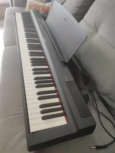 Piano Digital P-125 Yamaha Completo c/ acessórios + pedal adicional