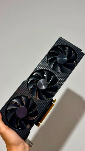 RTX 4070 Ti 12GB Black Triple fan