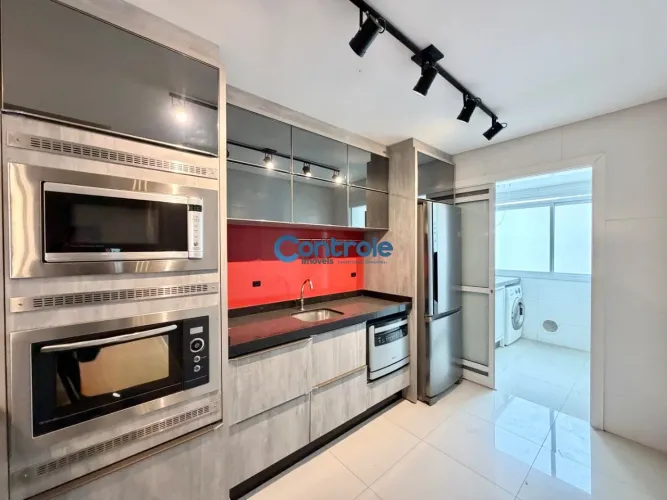 Apartamento com 03 dormitórios no Floresta, em São José/SC!