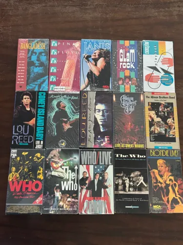 Várias VHS de Rock 30 Reais Cada