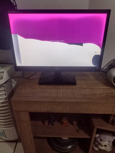 Monitor LG E2241 22 polegadas -Tela Quebrada