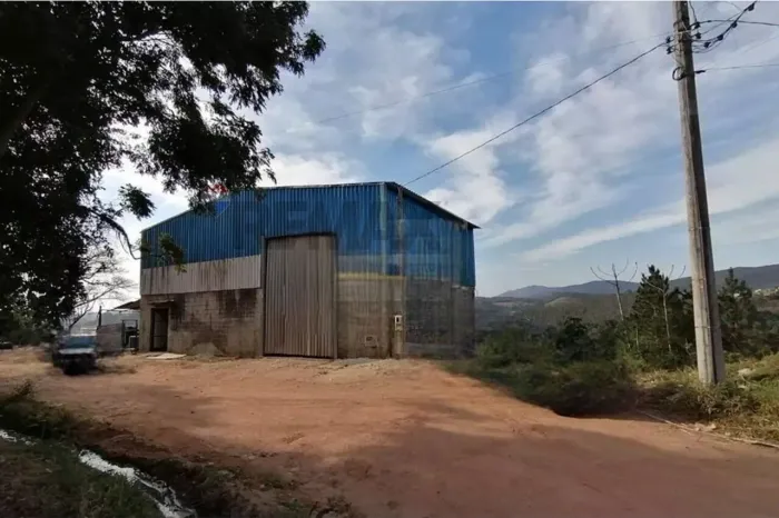 Oportunidade da venda de um Galpão em Terra Preta com 2892 m² de terreno