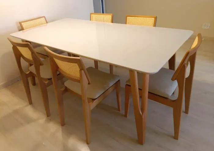 Mesa de jantar com 6 cadeiras madeira maciça 180x90