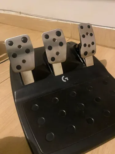VOLANTE LOGITECH G29 COM CÂMBIO