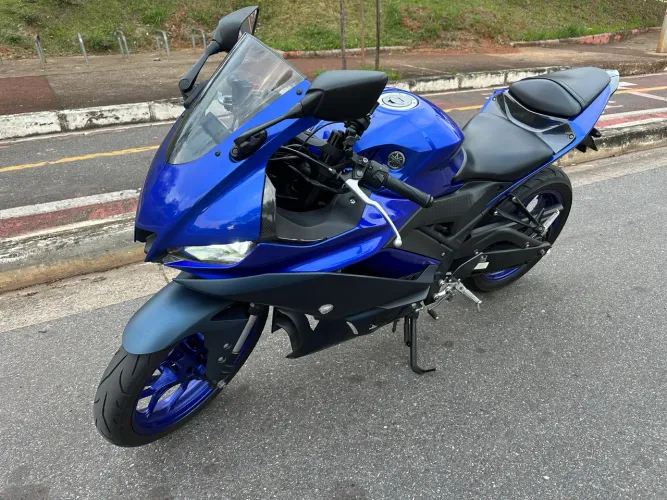 Yamaha R3 modelo 2023 ABS Suspensão invertida