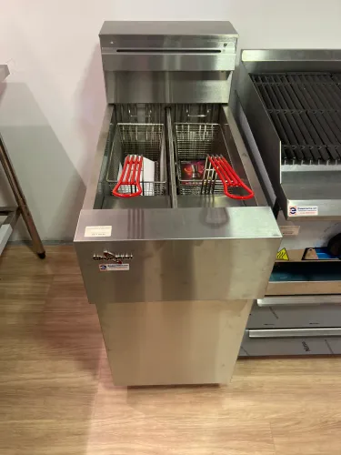 Fritadeira industrial elétrica Bipartida 28L Skymsen - pronta entega