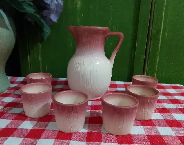 CONJUNTO DE CAFÉ E CHÁ EM CERÂMICA COM JARRA E 6 XÍCARAS