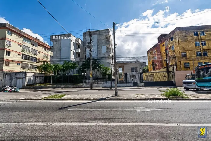 Apartamento com 3 quartos e 2 varandas em frente ao Pátio Messejana