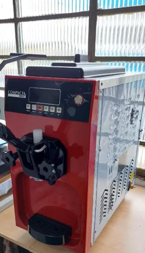 Máquina de Sorvete Expresso Compacta Soft Mix Mini