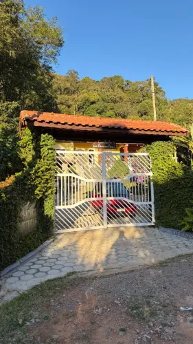 Chácara À Venda Em Nazaré Paulista 2.500 M2 Com Piscinas, Lago, Área Gourmet Energia Solar