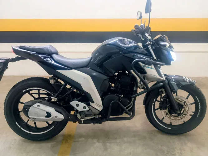 Fazer 250 ABS 2019 apenas 35.000 km impecável 22 X cartão aceito carro ou moto na troca