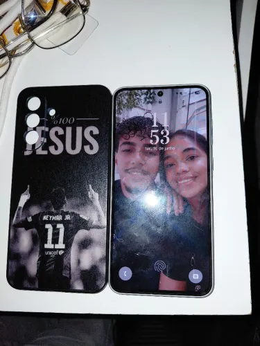 Vendo Samsung a36 256 gb, 5g novíssimo. Nem 2 meses de uso, vai na caixa,tem carregador