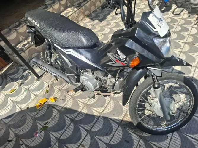 Pop 100 nova único dono. Moto zero com procedência