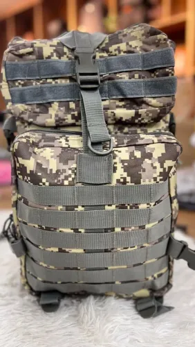 Mochila militar 50L vem com a bandeira do Brasil ou dos estados unidos 