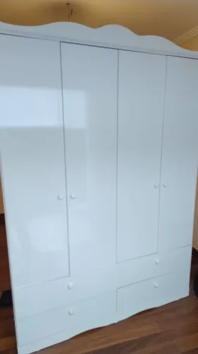 Armario infaltil 4 porta e 4 gavetas 1,6x2 mts
