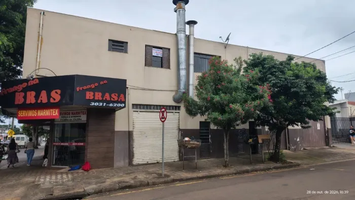 Apartamento em sobreloja para alugar no bairro Zona 07 - Maringá/PR