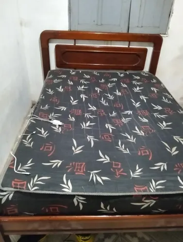 Vendo cama casal madeira massiça