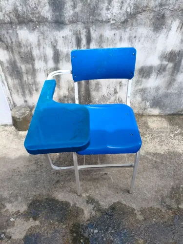 20 unidades de Carteira Escolar . 70,00 por unidade