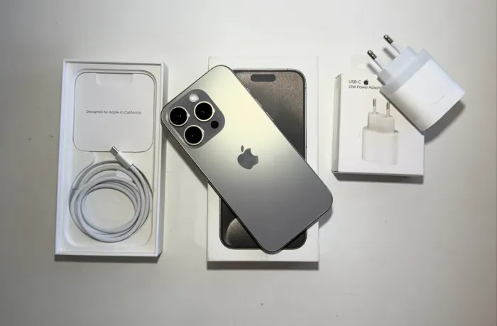 iPhone 15 Pro 256 - impecável + todos acessórios
