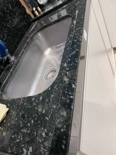 Conjunto de bancadas de granito completo, móveis, rodabancas e saias frontais