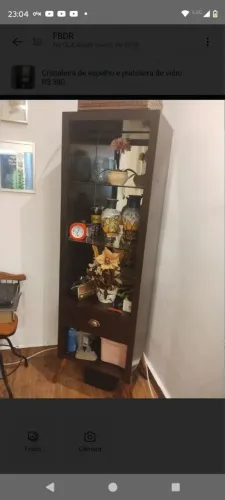 Cristaleira de espelho e prateleira de vidro