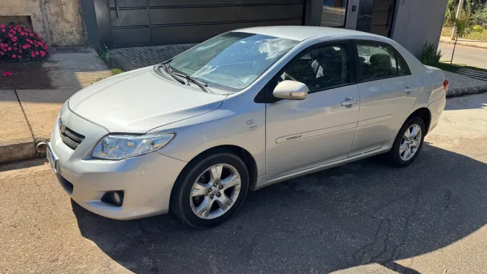 Toyota Corolla GLI 1.8 Flex 16V Mec. 2011