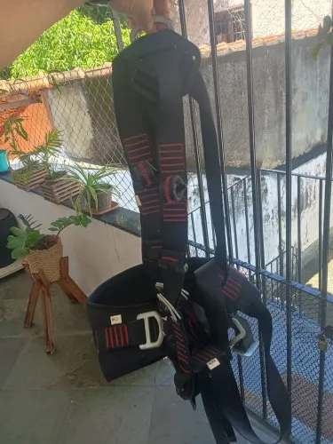 Cinto de Segurança com base Lombar pouco utilizado. Ideal para trabalhos posicionados.
