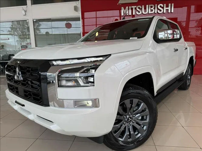 Mitsubishi TRITON HPE-S 2.4 CD 4X4 TB Diesel Aut. 2027