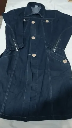 Sobretudo jeans, está novo.