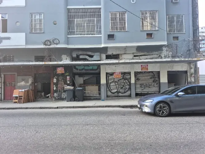 LOJA EM BOTAFOGO  RUJA MENA BARRETO COM RUA SOROCABA