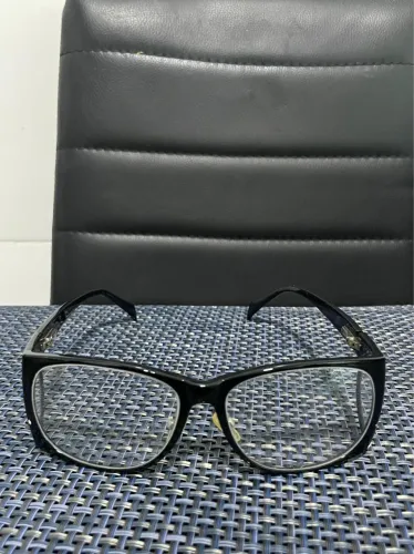 ÓCULOS PLUMBÍFERO COM PROTEÇÃO FRONTAL DE 0.75MM E LATERAL DE 0,50M/M.