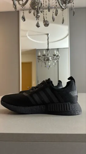 Tênis Adidas NMD R1 Preto Triple Black Novo, Tamanho 42