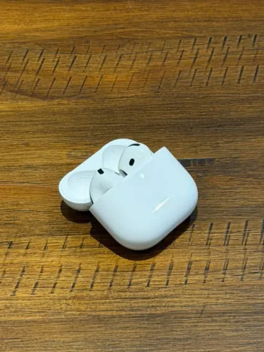 AirPods 4 com Cancelamento Ativo de Ruído