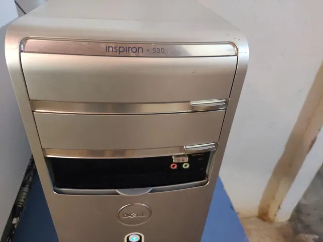Computador DELL INSPIRON 530 CPU tipo torre, na cor Branco 