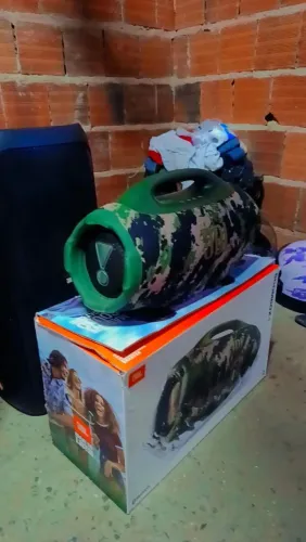 Bombox 4 semi nova