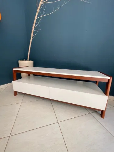RACK TokStok - modelo Win 2 GAVETAS 1,40 M X 46 CM