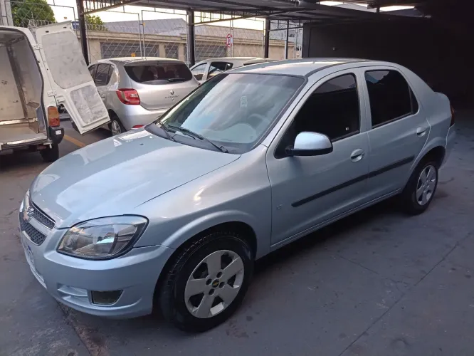Chevrolet Prisma Sed. Maxx/ LT 1.4 8V Econof. 4P 2012