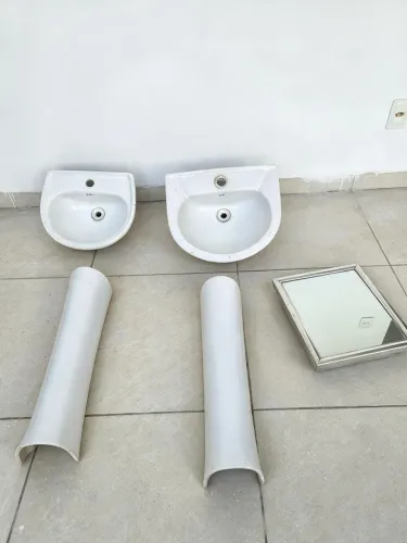 2 Pias de banheiro