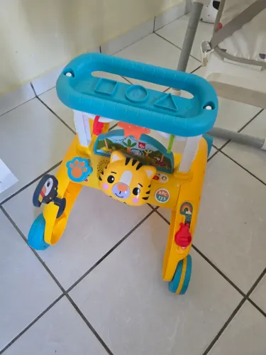 Andador apoiador fisher price 